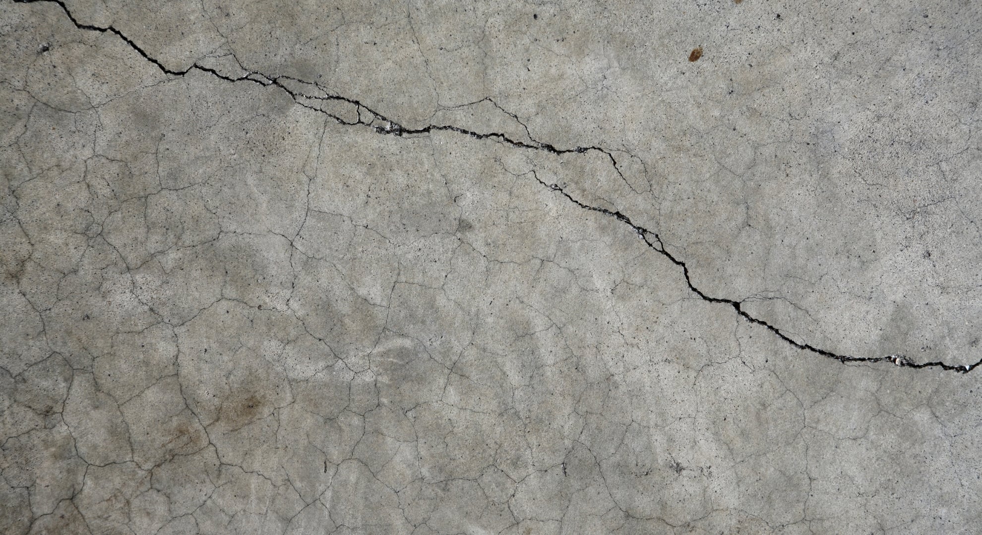 visible cracks on the surface